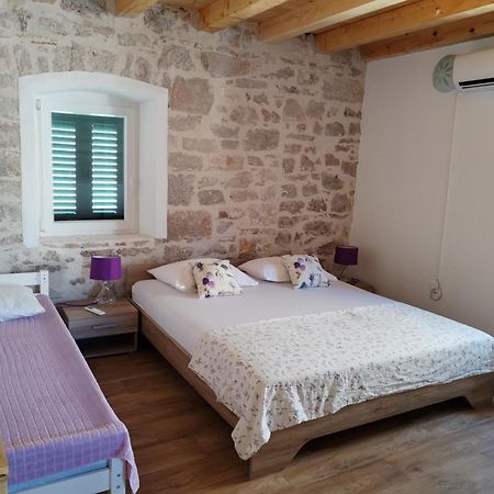 Ema Apartamento Prvic Sepurine Exterior foto