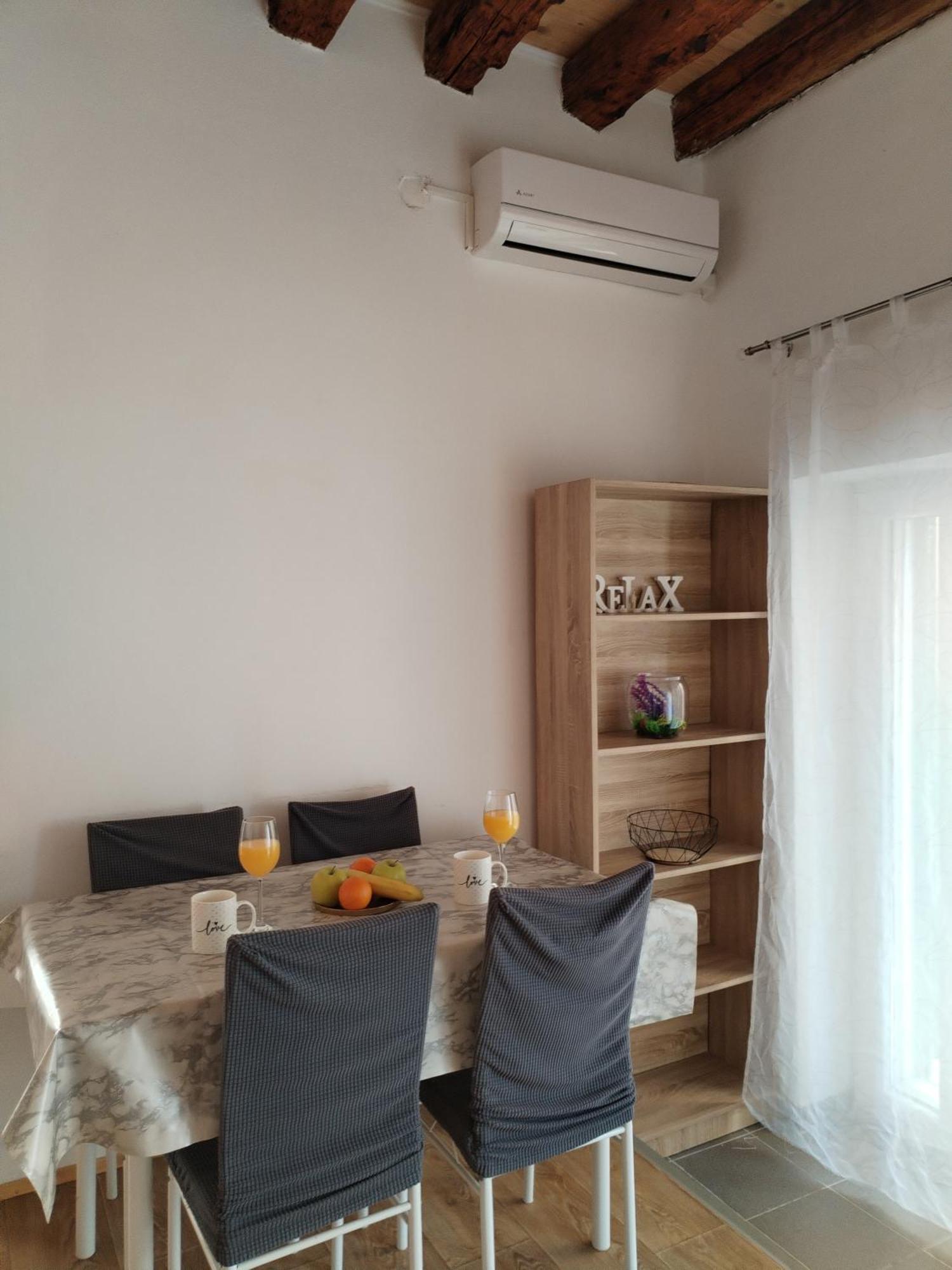Ema Apartamento Prvic Sepurine Exterior foto