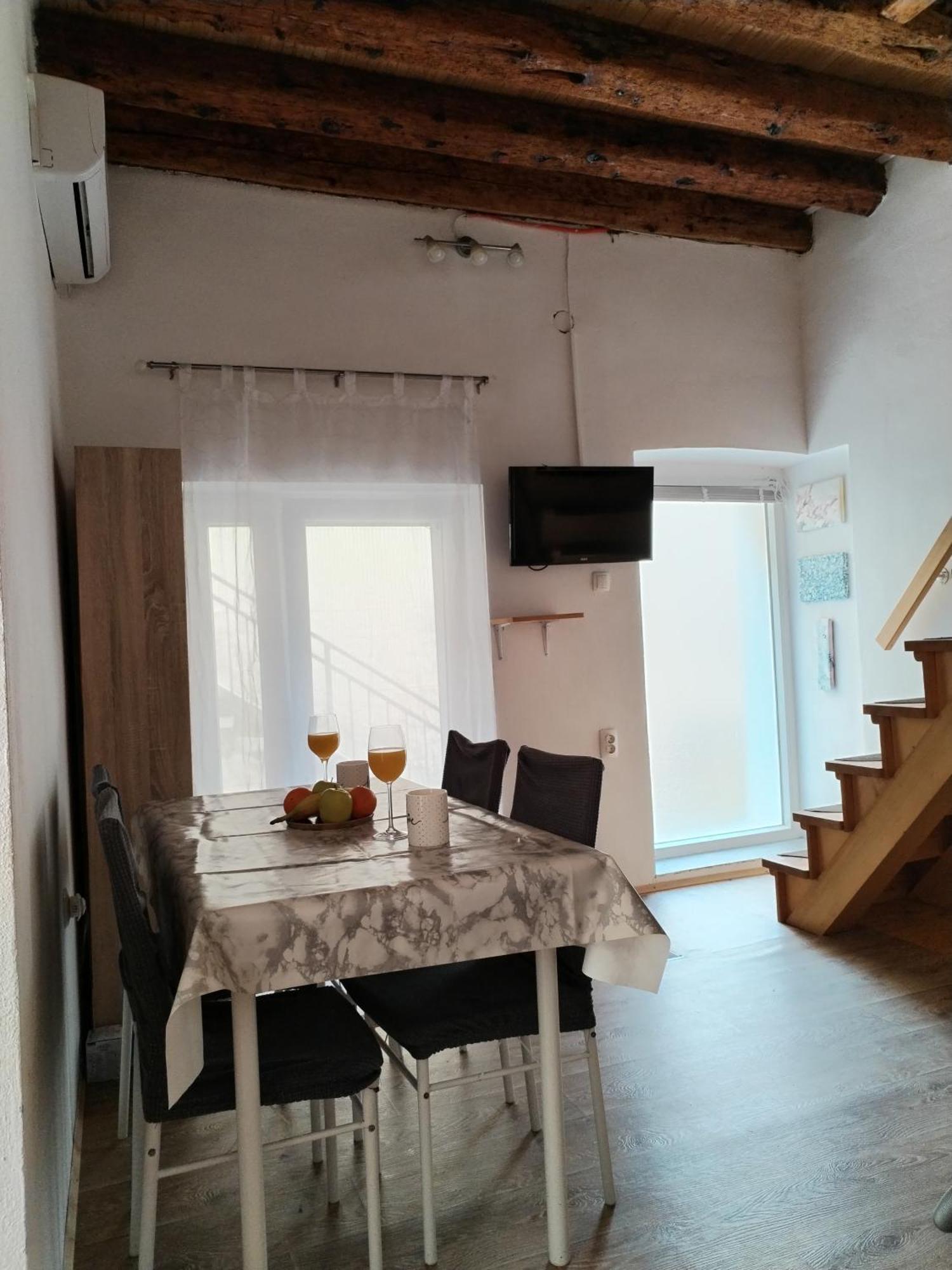 Ema Apartamento Prvic Sepurine Exterior foto